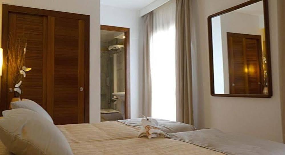 Sagitario Hostal Ciutadella Ciutadella  Extérieur photo