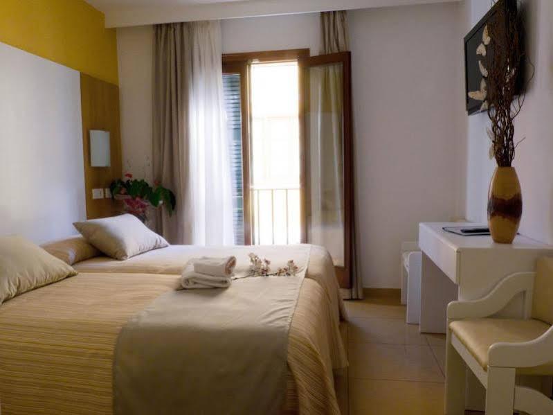Sagitario Hostal Ciutadella Ciutadella  Extérieur photo