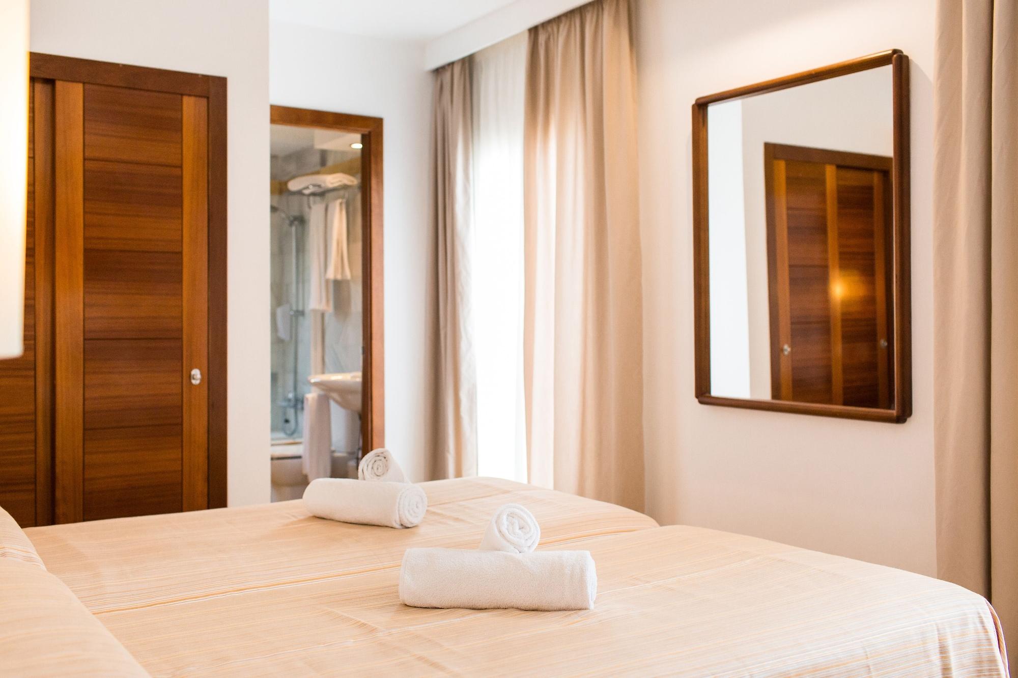 Sagitario Hostal Ciutadella Ciutadella  Extérieur photo