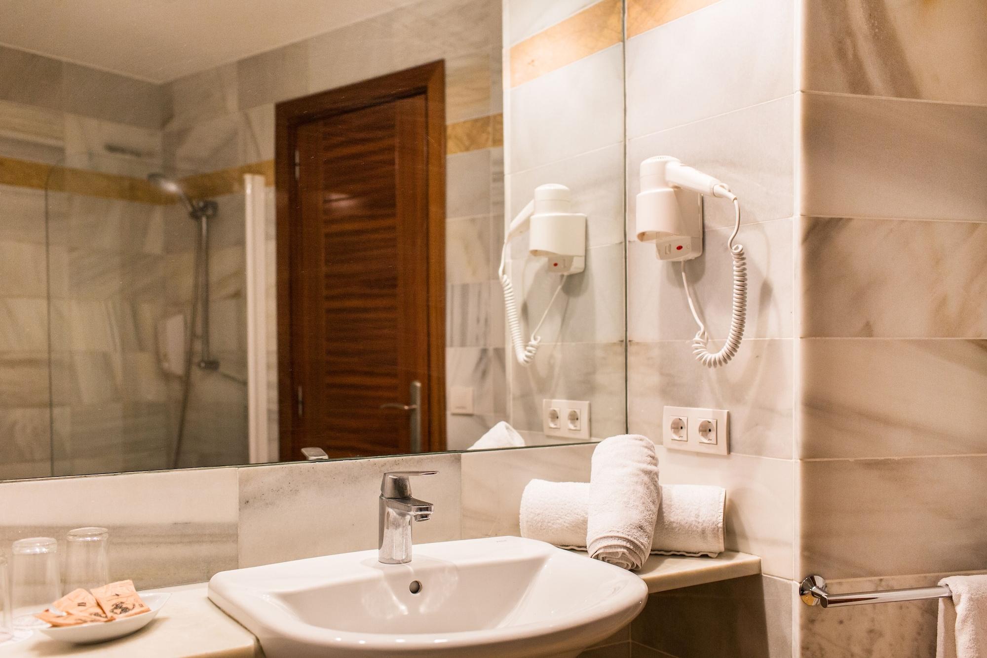 Sagitario Hostal Ciutadella Ciutadella  Extérieur photo