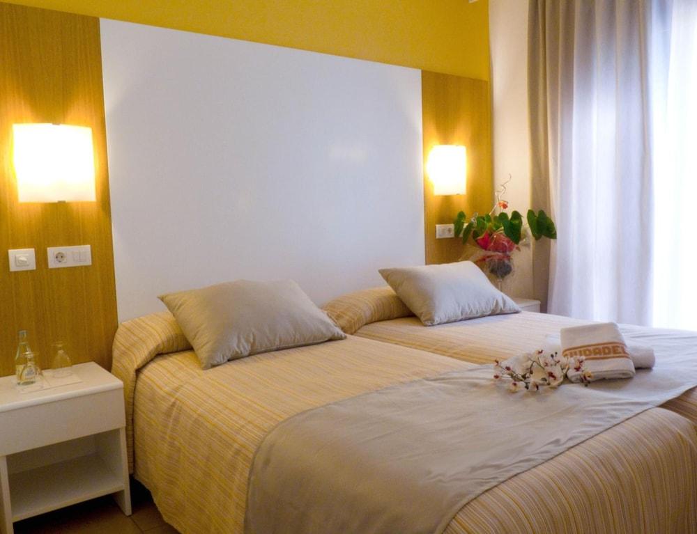 Sagitario Hostal Ciutadella Ciutadella  Extérieur photo